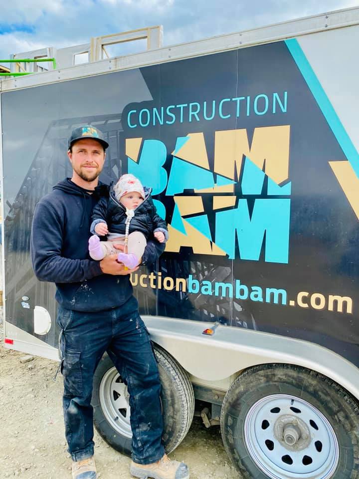 Tristan Perreault au chantier du triplex La cité de Beauharnois